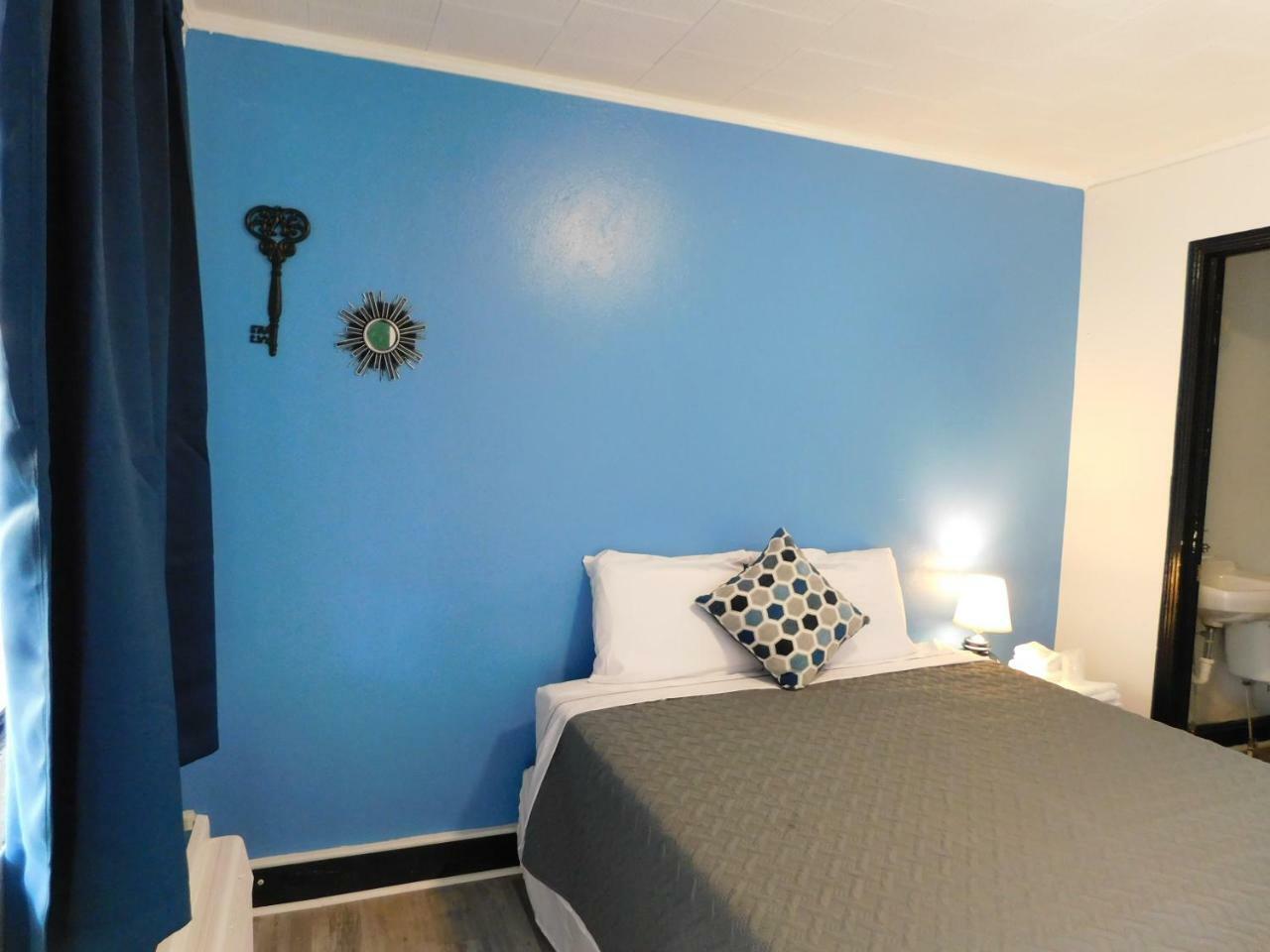 Spruce Pine Inn Екстер'єр фото