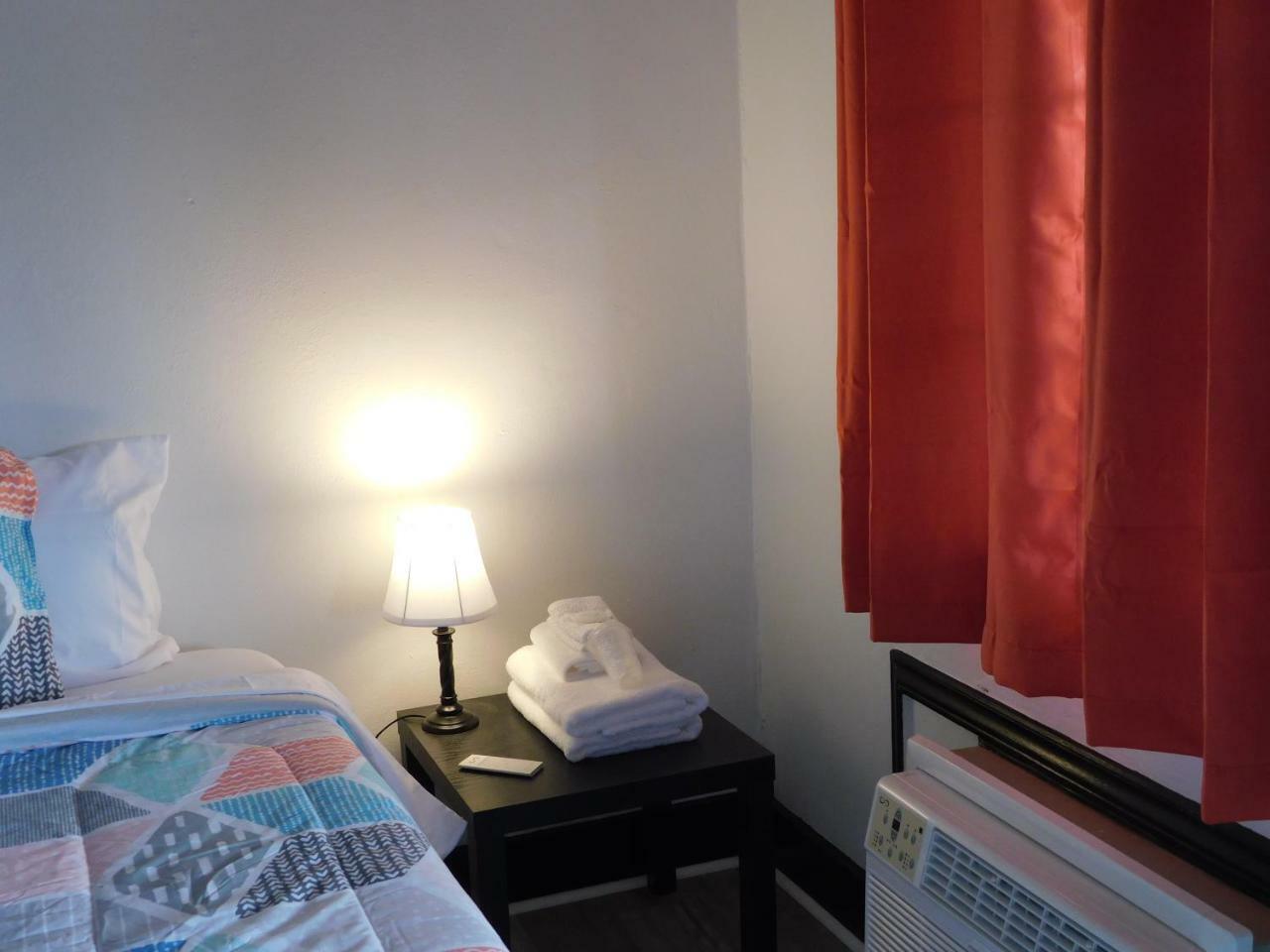 Spruce Pine Inn Екстер'єр фото