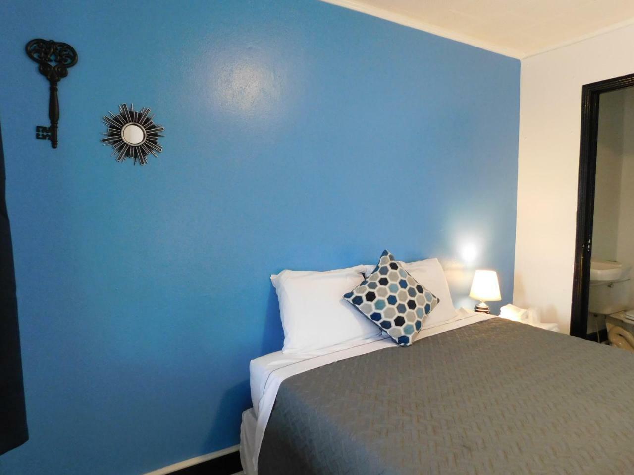 Spruce Pine Inn Екстер'єр фото