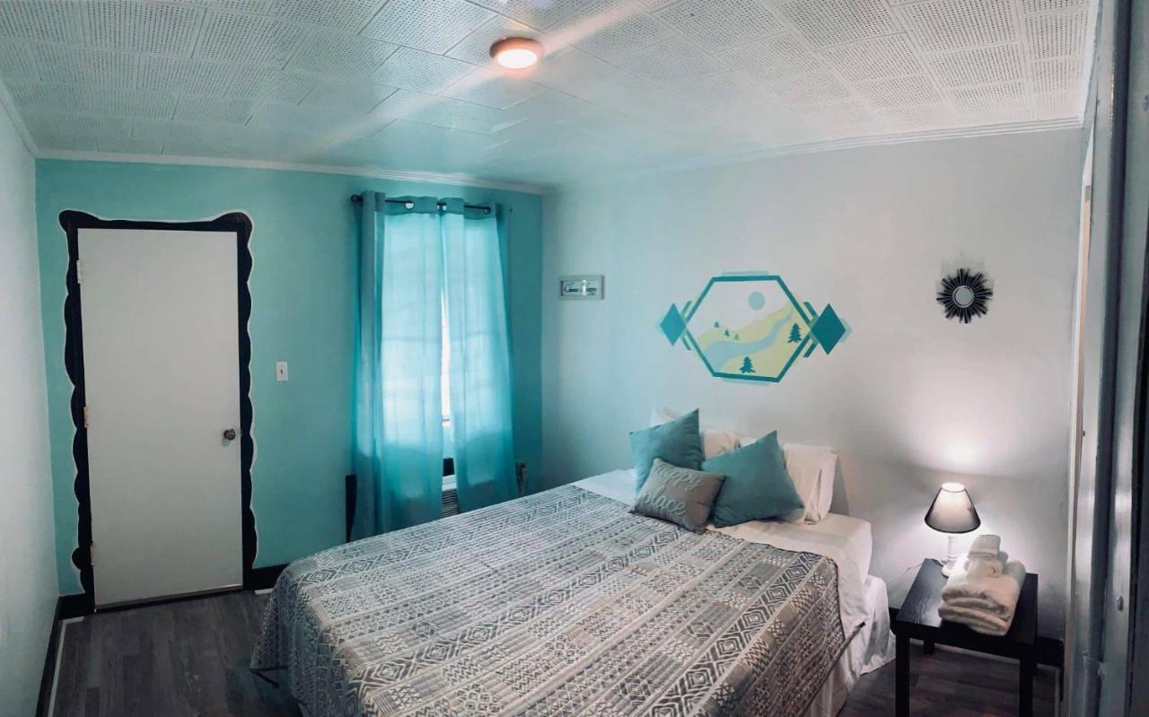 Spruce Pine Inn Екстер'єр фото