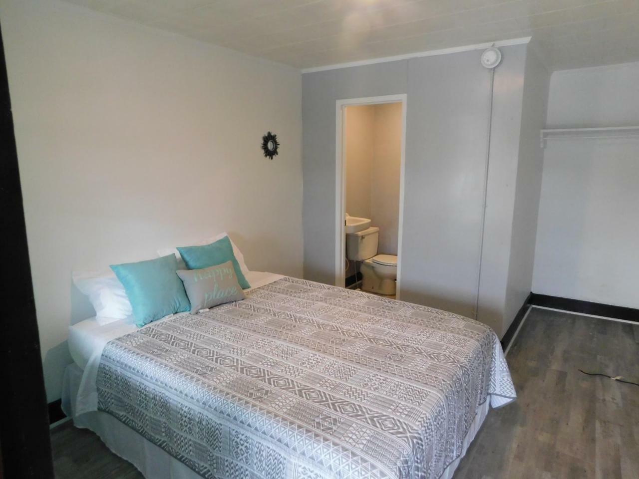 Spruce Pine Inn Екстер'єр фото